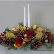 FESTIVE CANDLELIT CHRISTMAS ARRANGEMENT 