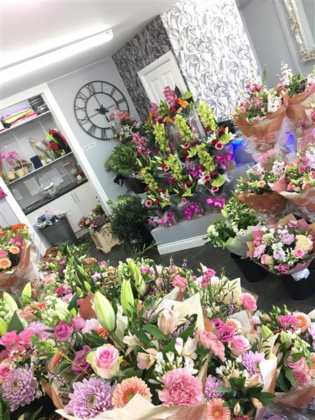 Same Day flower bouquet delivery In Sheffield By Townend Florist